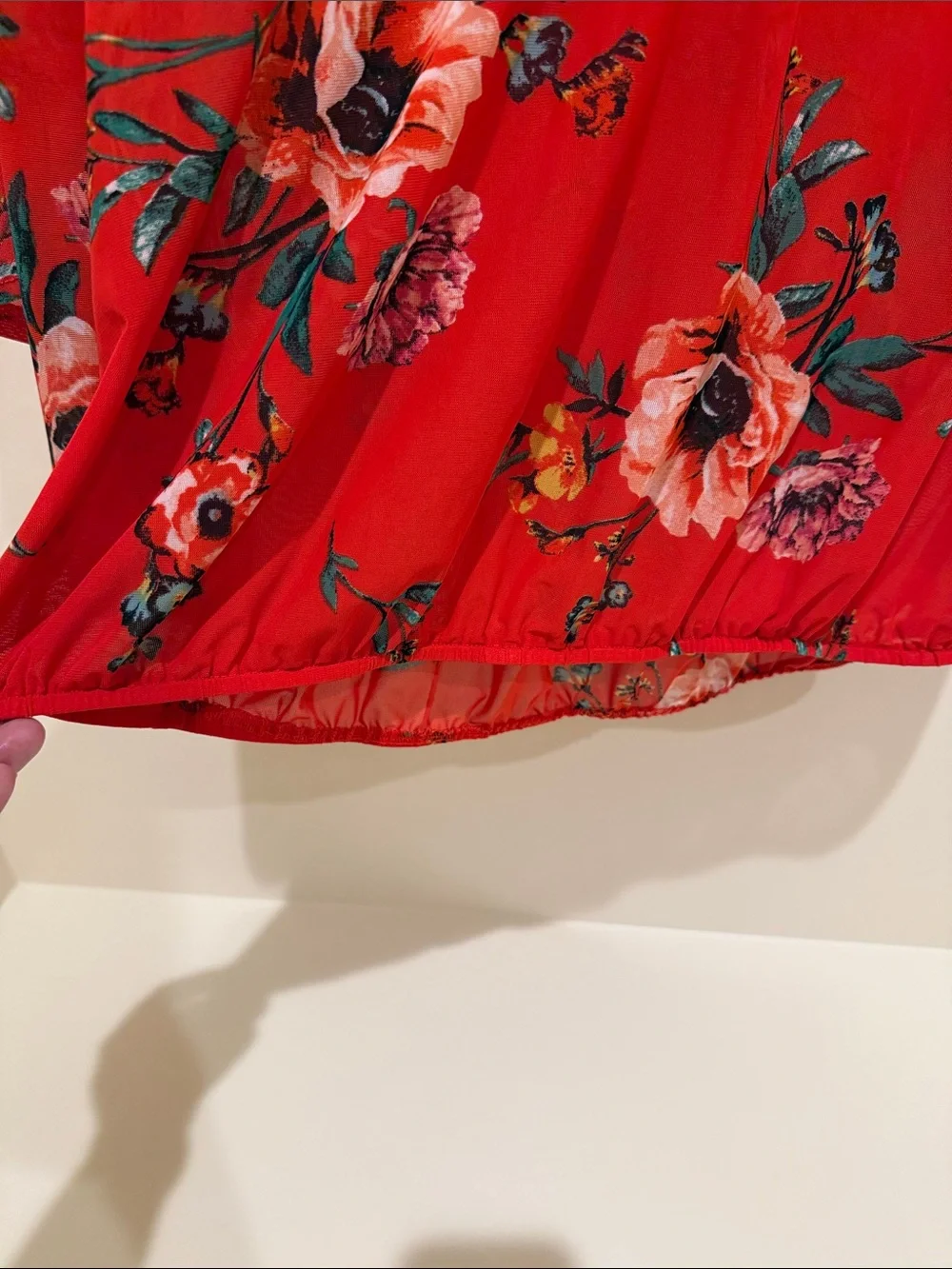 Red Floral V-Neck Buttoned Blouse - Picture 5 of 6